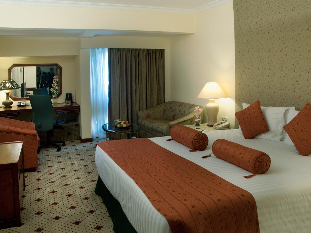 Avari Lahore Hotel Room photo
