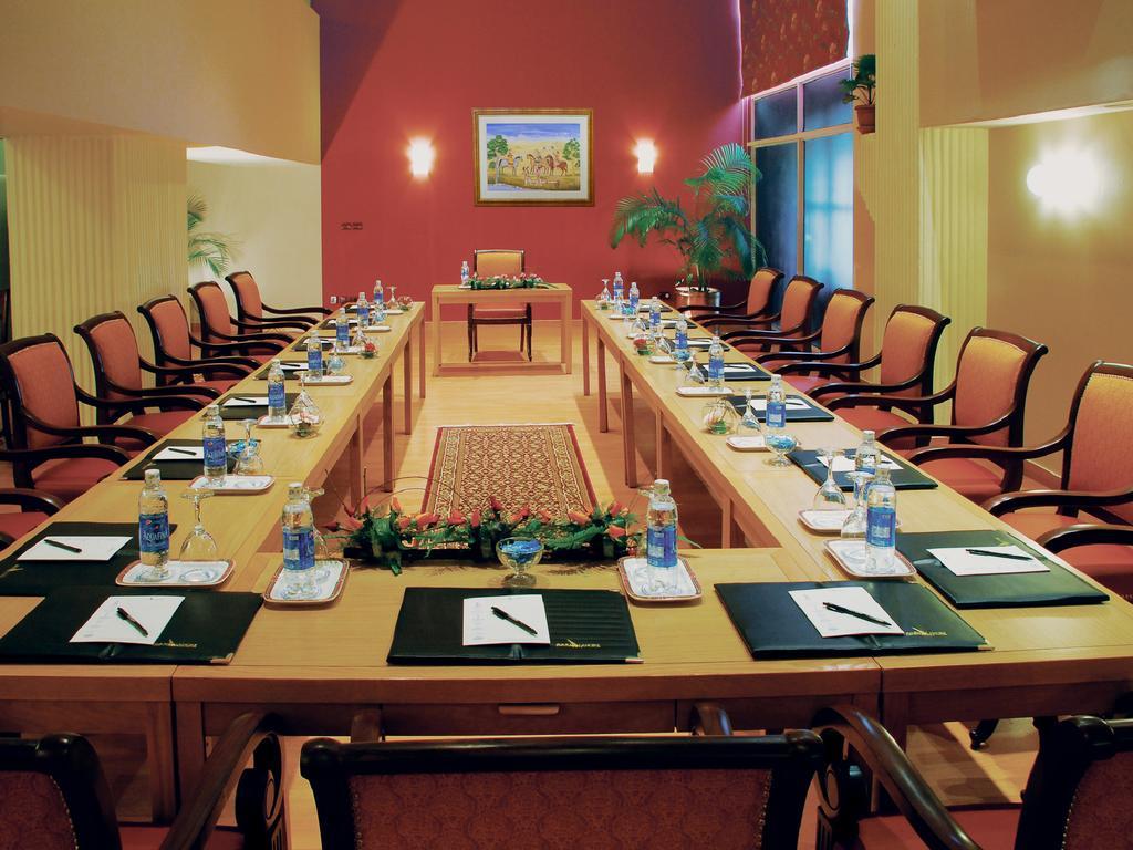 Avari Lahore Hotel Exterior photo