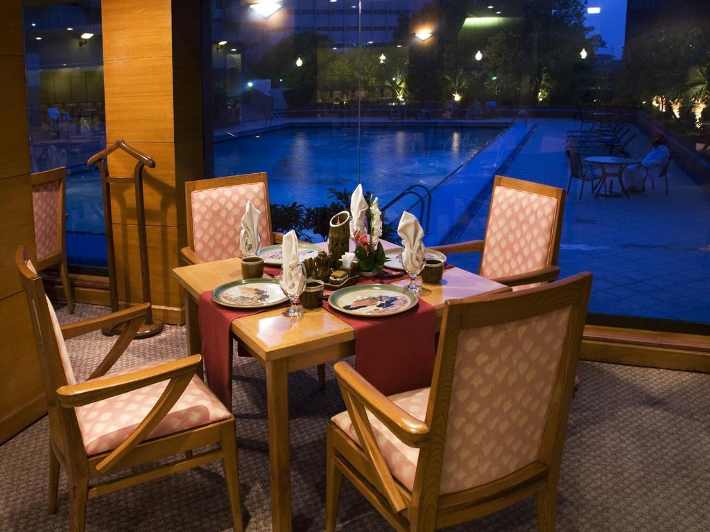 Avari Lahore Hotel Exterior photo