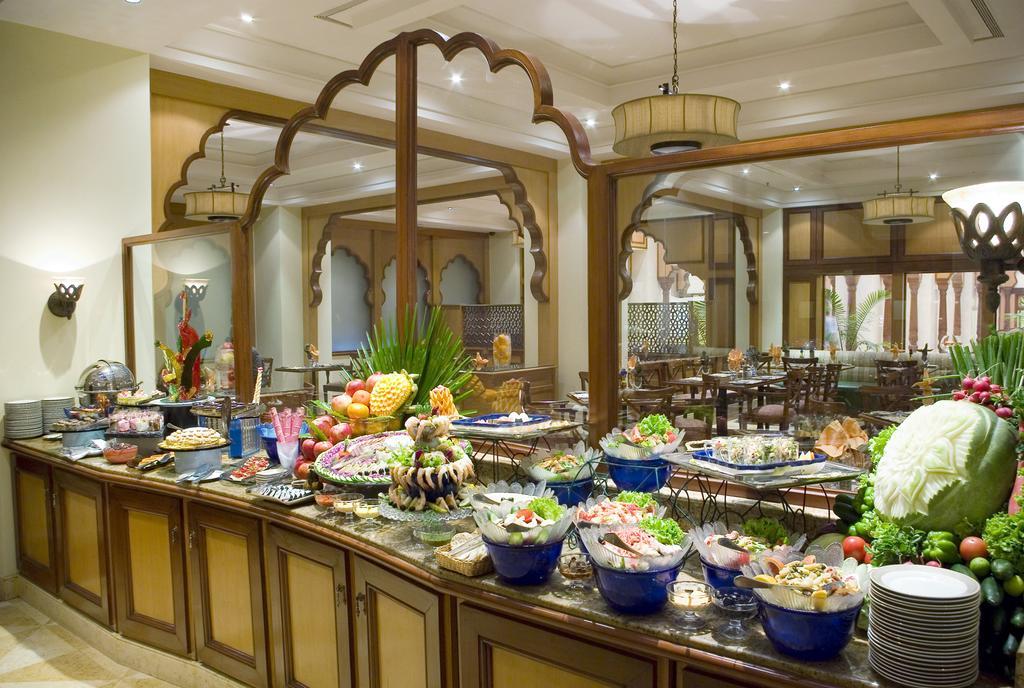 Avari Lahore Hotel Exterior photo